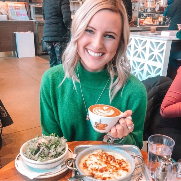 Meet your Posher, Valerie - Picture 3 of 5